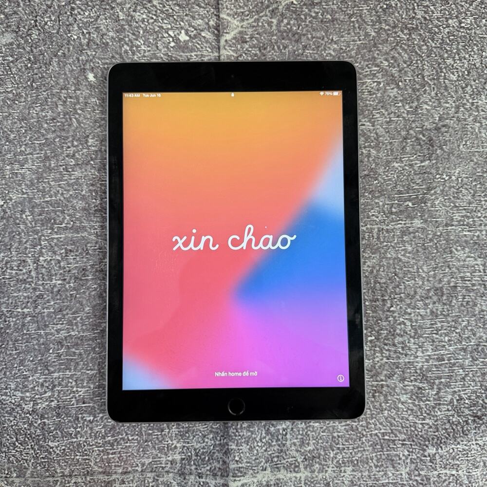 2014 Apple iPad Air 2 A1566 32 GB Wi-Fi 9.7 in Screen Silver Color Tablet IOS 15